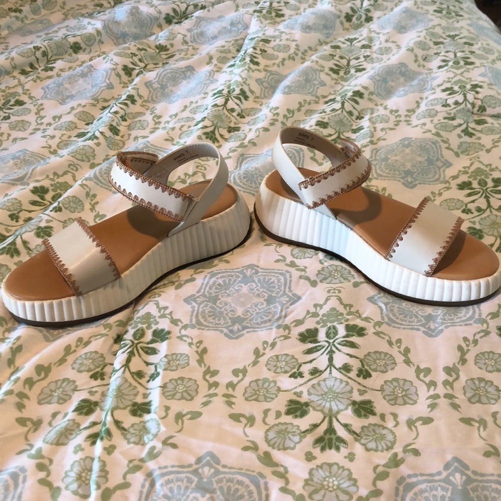 Dolce Vita Sandals